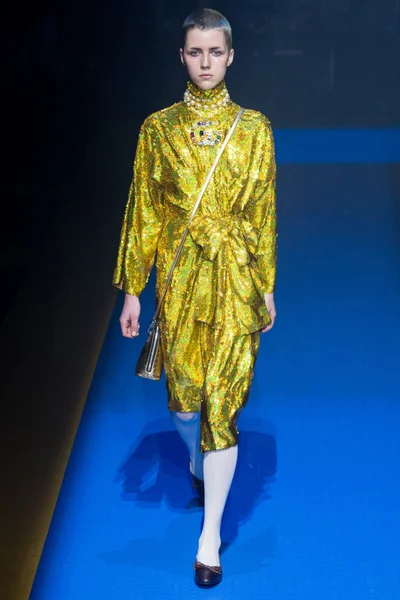 Look 2